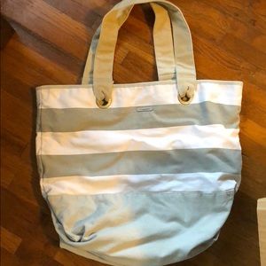 Aeropostale beach tote bag.